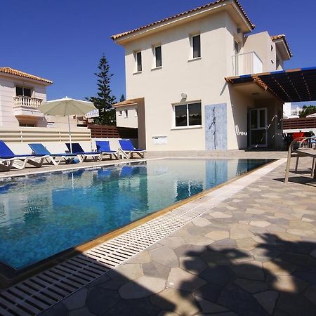Maouris Villa Protaras Rum bild