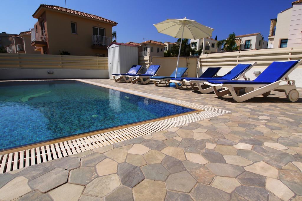 Maouris Villa Protaras Rum bild