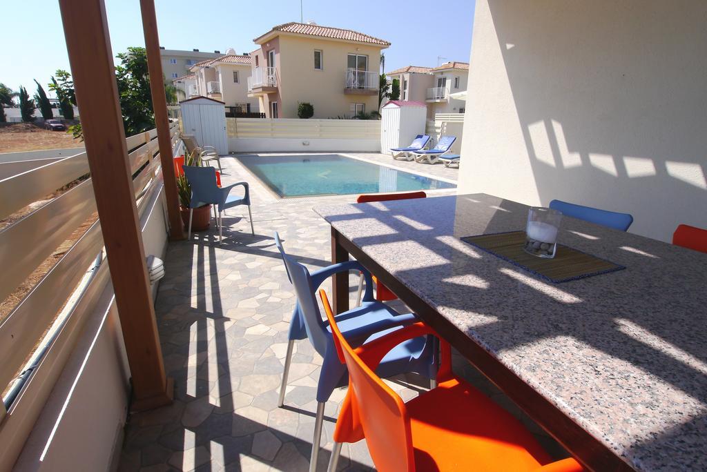 Maouris Villa Protaras Rum bild